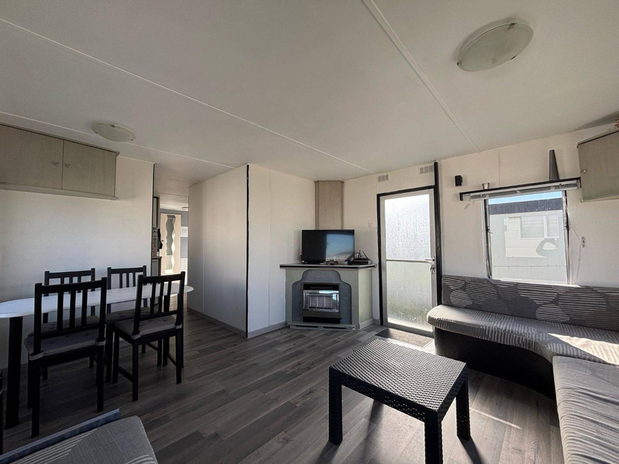 Mobile Home Au Camping New Vennepark Harendijk Bagian luar foto